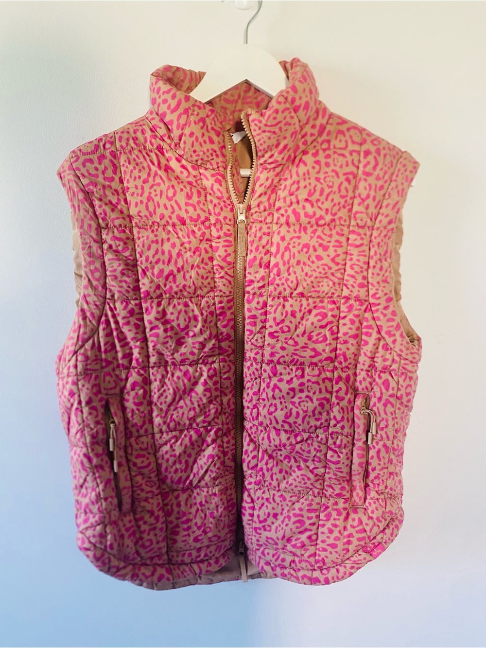 JoyLab Pink Leopard Print Quilted Vest - Picture 2 of 6